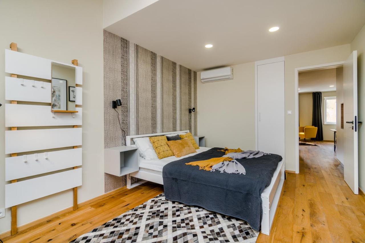 Days - Premium Loft W Terrace - View - Netflix - Ac Apartment Prag